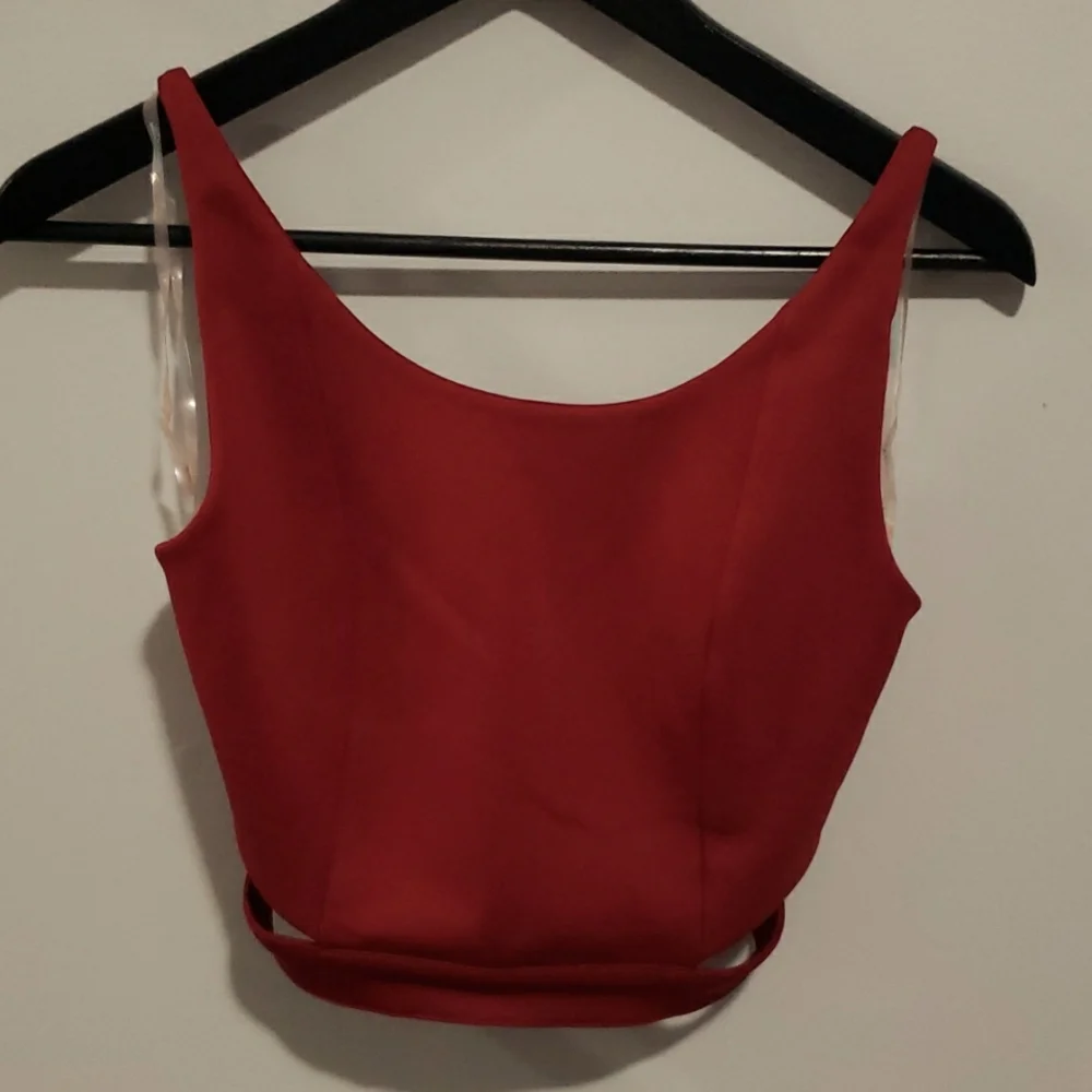 Deep red cut out crop top - Picture 1 of 4